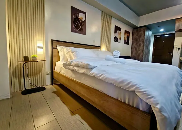 Luxe Spacious Cozy Venice Bgc 65intv Surround Sound Apartment Manila