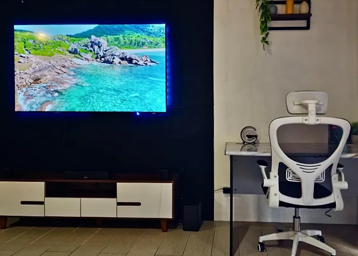 Luxe Spacious Cozy Venice Bgc 65intv Surround Sound * Manila