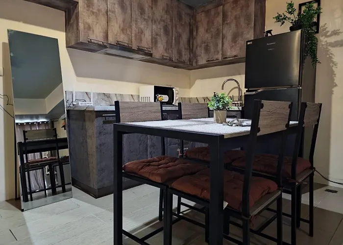 Apartment Luxe Spacious Cozy Venice Bgc 65intv Surround Sound Manila