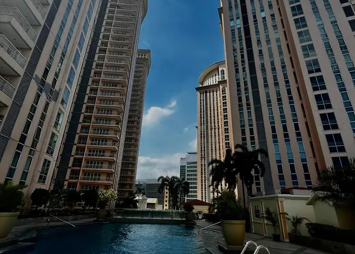 Luxe Spacious Cozy Venice Bgc 65intv Surround Sound Apartment Manila