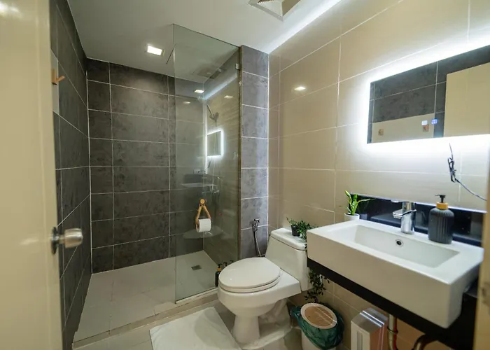 Apartment Luxe Spacious Cozy Venice Bgc 65intv Surround Sound Manila